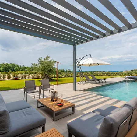 Visignano With Sea & Old Town Views By Adriaticluxuryvillas Villa *