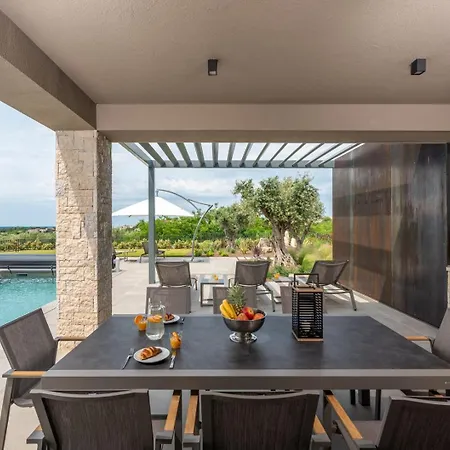 Visignano With Sea & Old Town Views By Adriaticluxuryvillas *