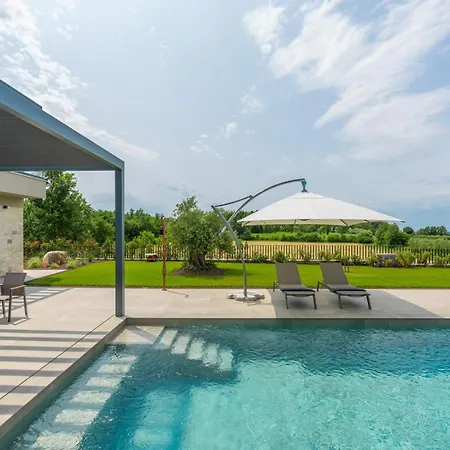 Villa Visignano With Sea & Old Town Views By Adriaticluxuryvillas *