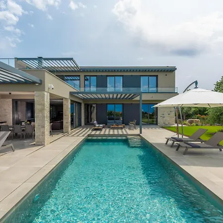 Visignano With Sea & Old Town Views By Adriaticluxuryvillas Vila *