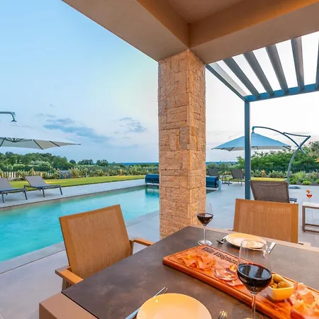 Visignano With Sea & Old Town Views By Adriaticluxuryvillas *