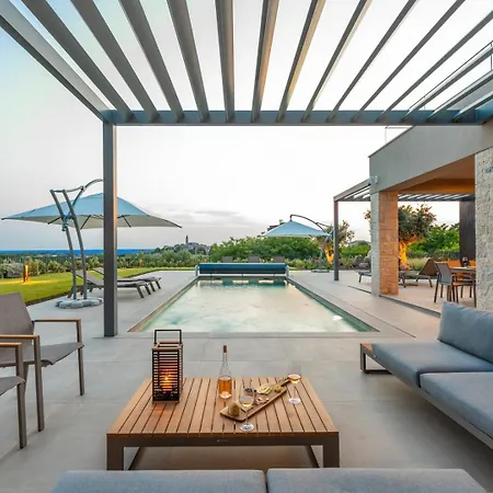 Visignano With Sea & Old Town Views By Adriaticluxuryvillas Višnjan