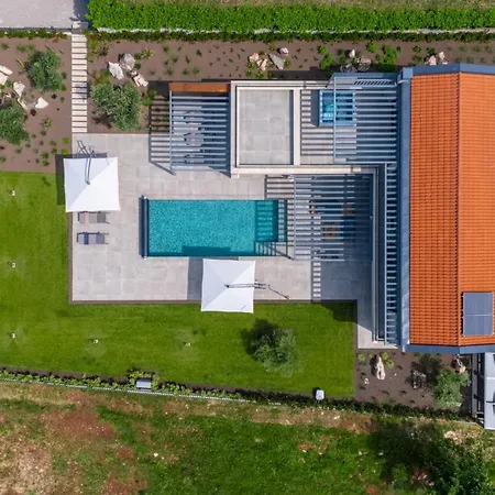 Vila Visignano With Sea & Old Town Views By Adriaticluxuryvillas *